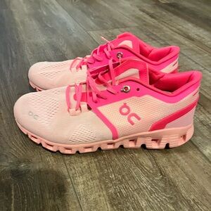 On Running Cloud X Women’s Limited Edition!! Very Rare!